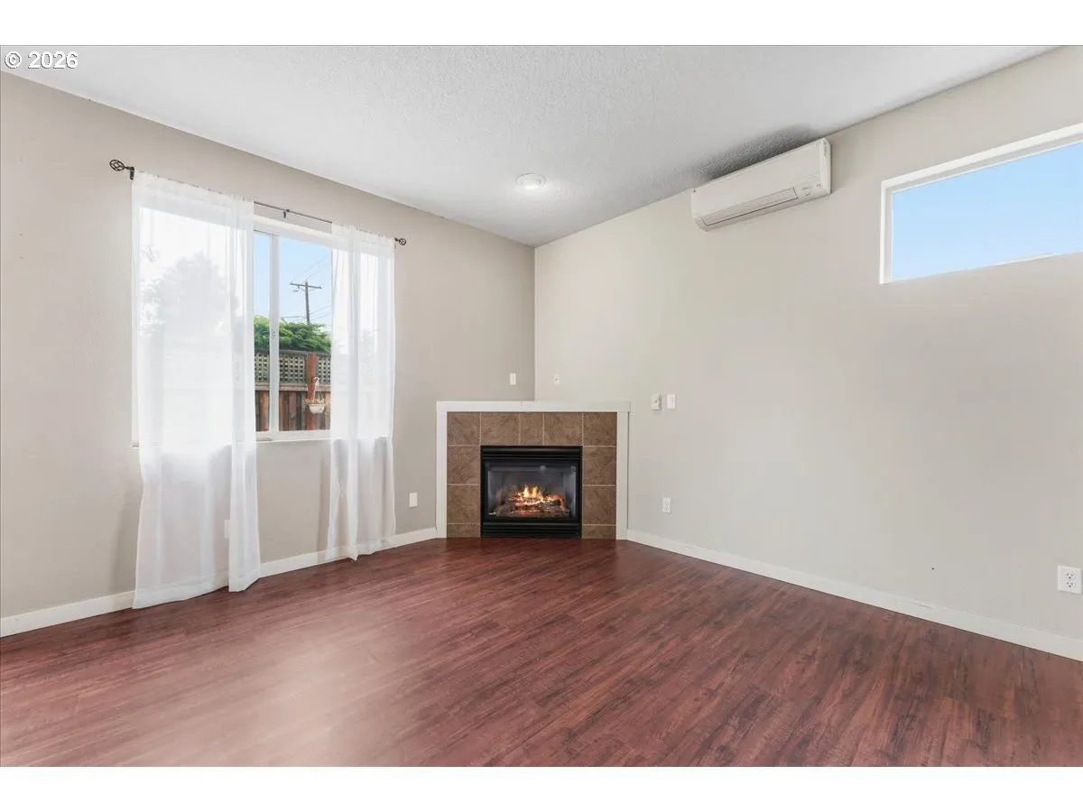 Living Room-Fireplace