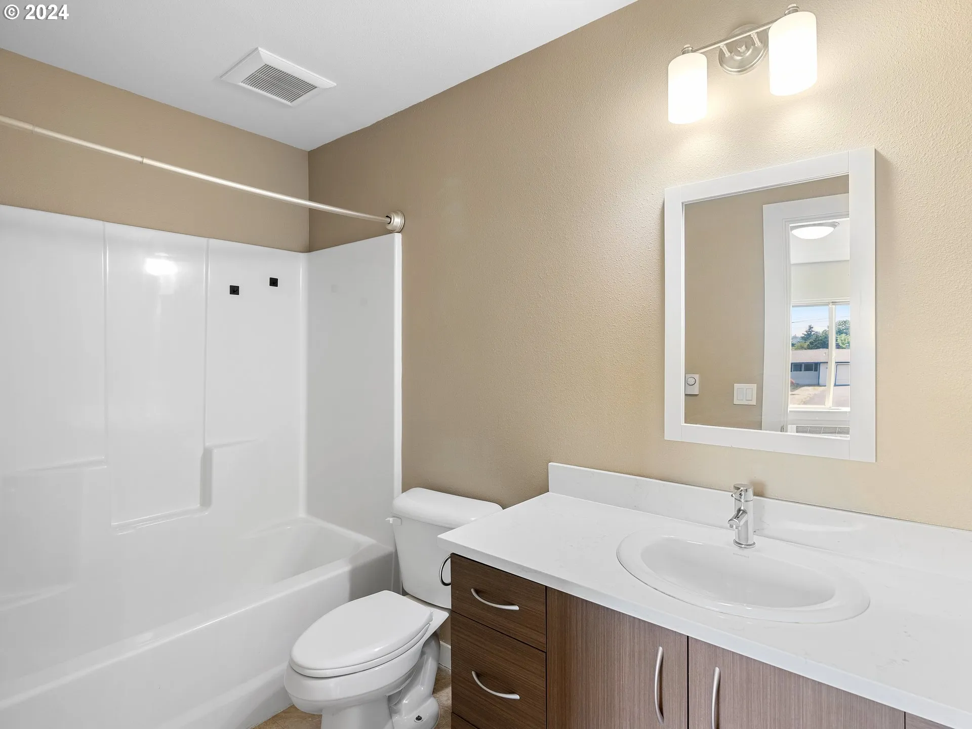 Bathroom, Attached