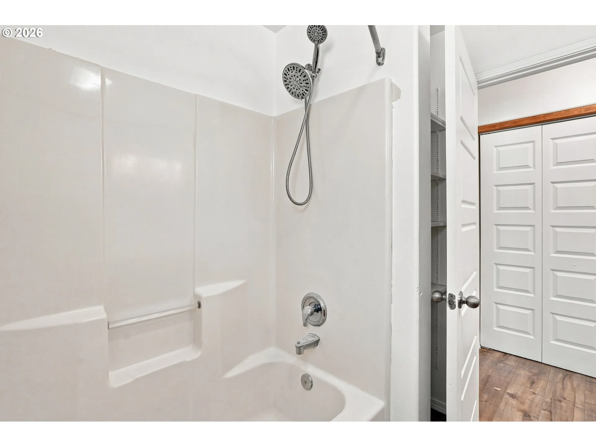 Bathroom-Upper