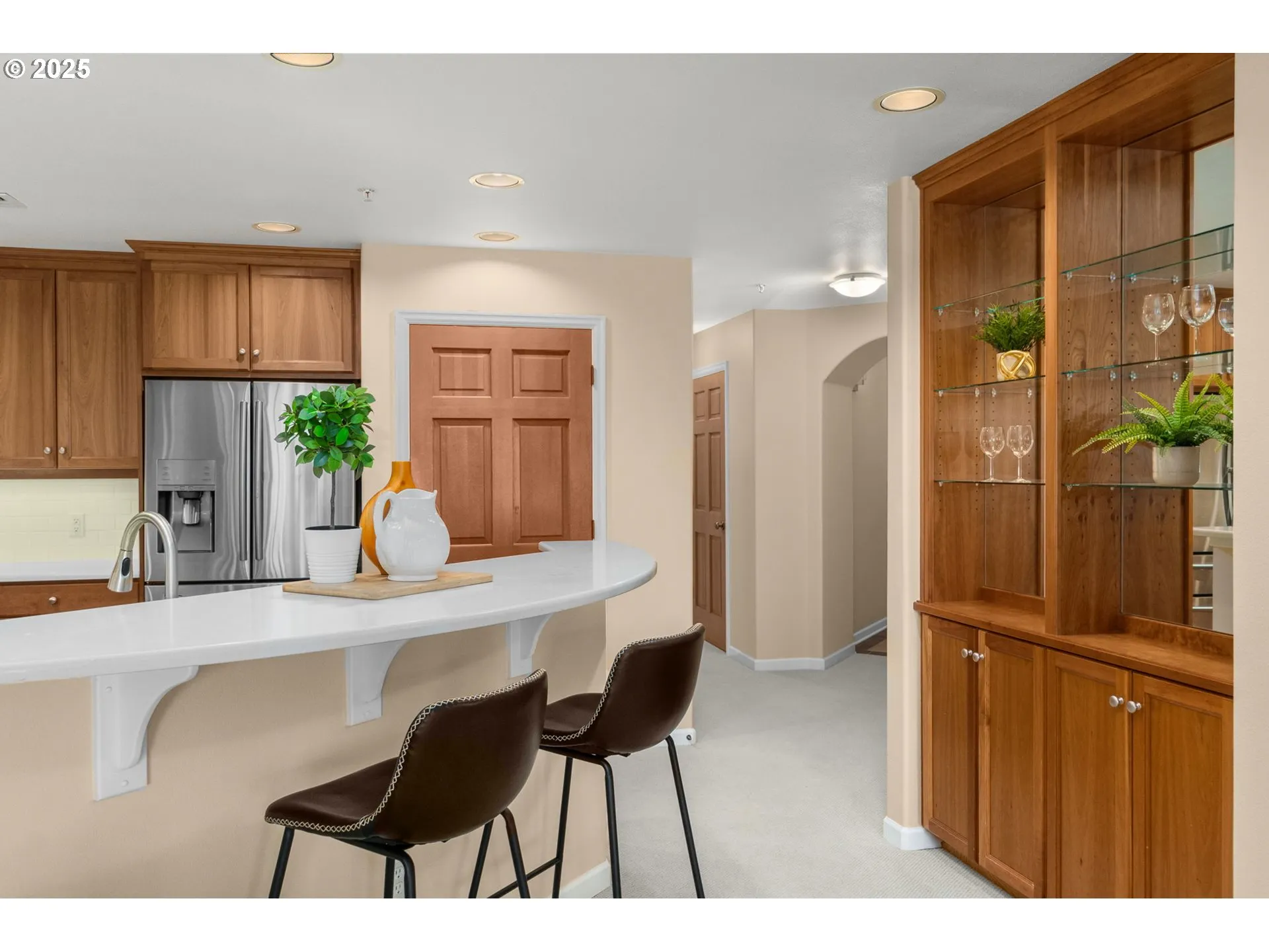 Kitchen-Breakfast Bar