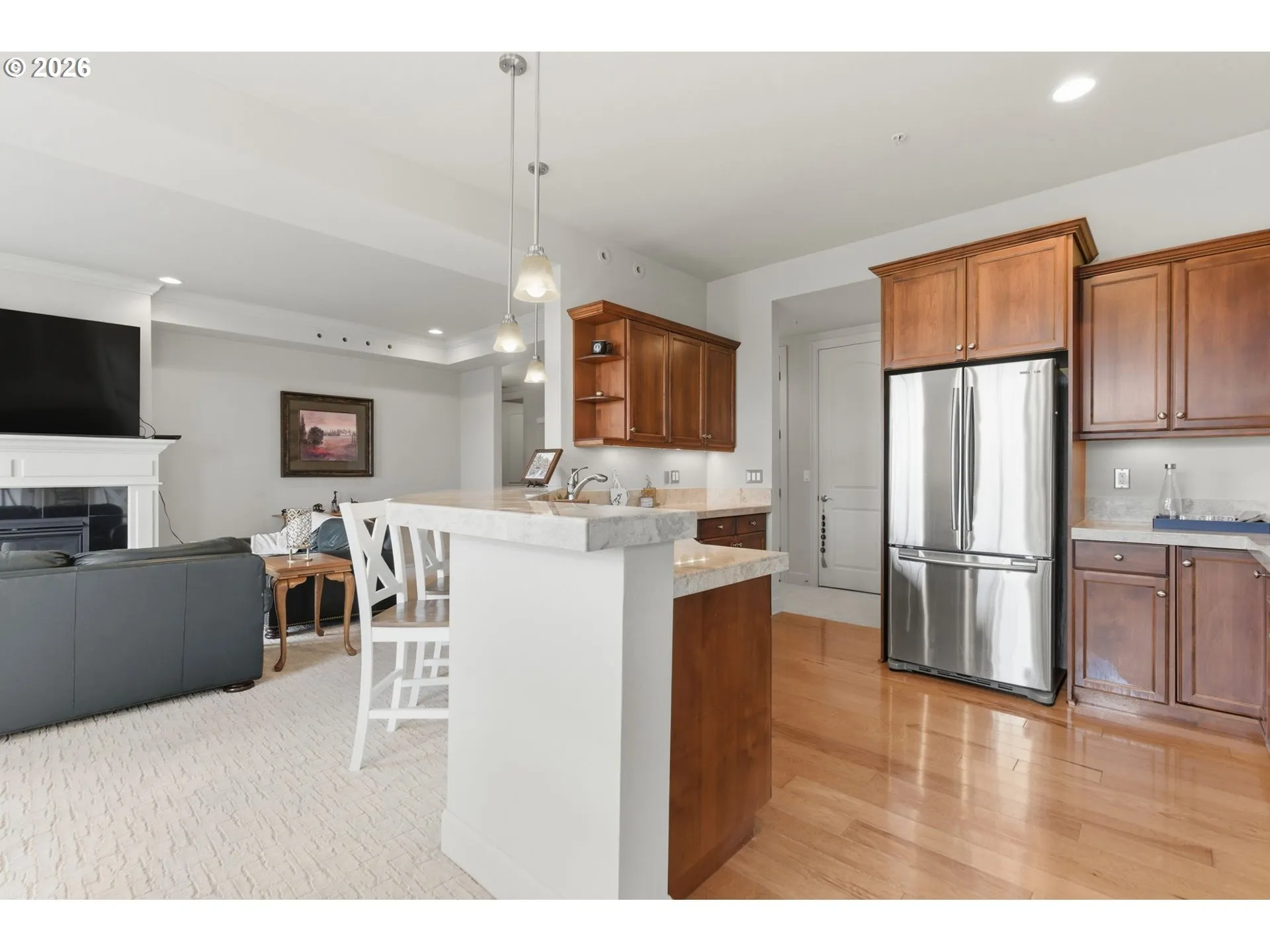 Kitchen-Breakfast Bar