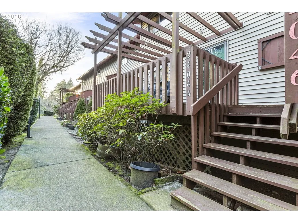 Yard-Back