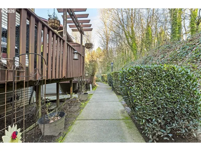 Yard-Back