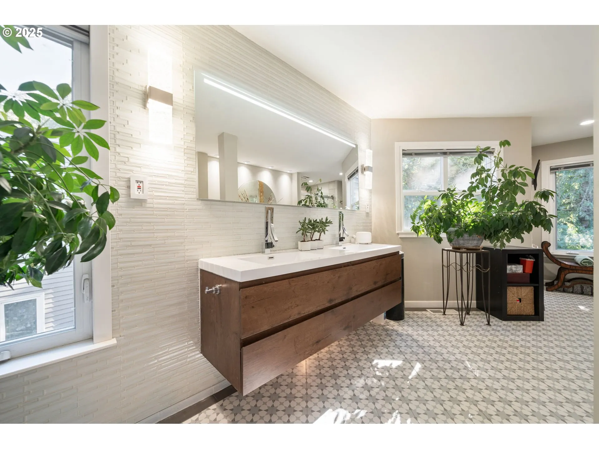Bathroom, Attached-Double Sinks