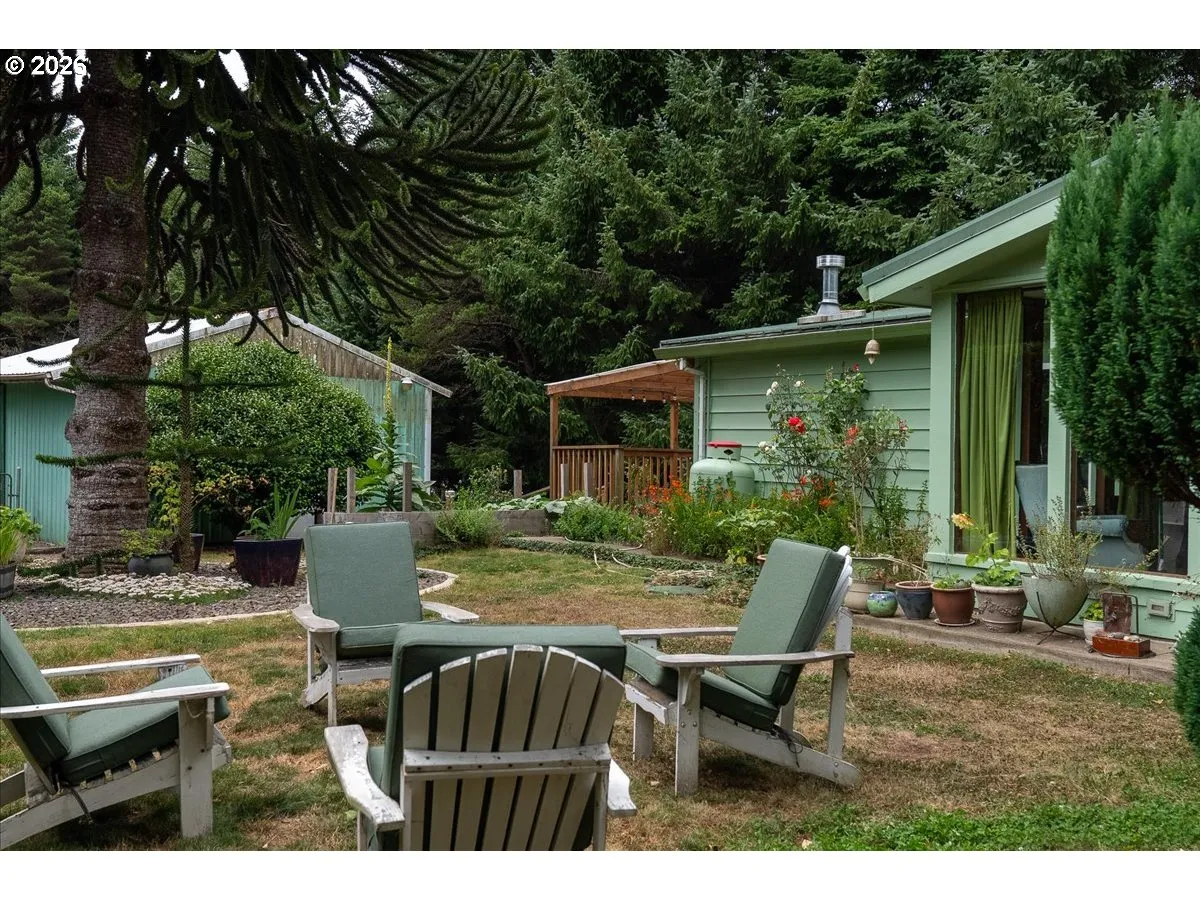 Yard-Fenced