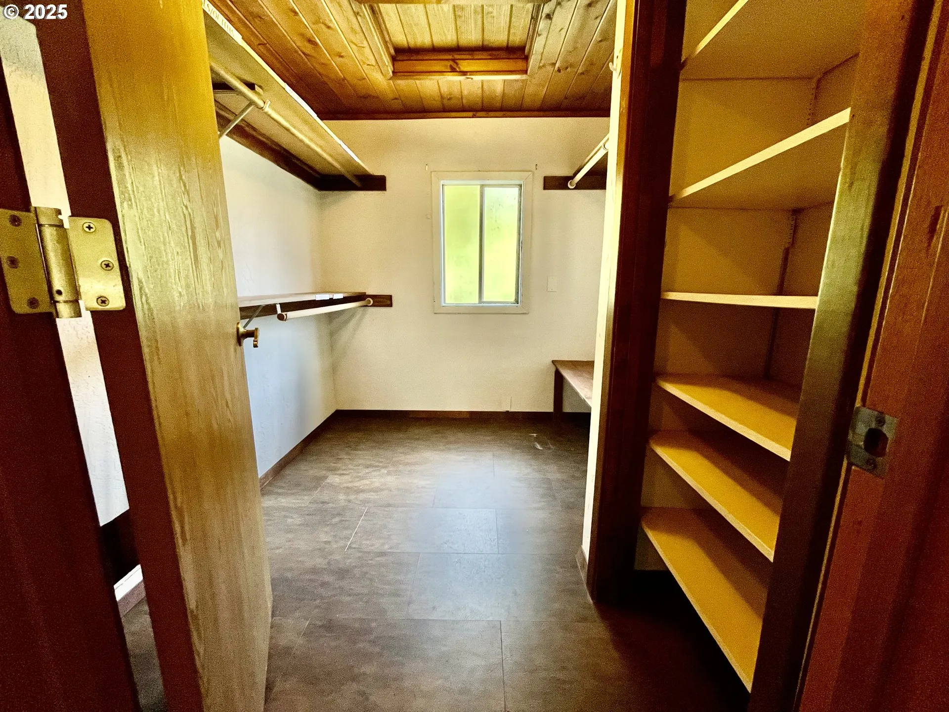 Bedroom-Walk-In Closet