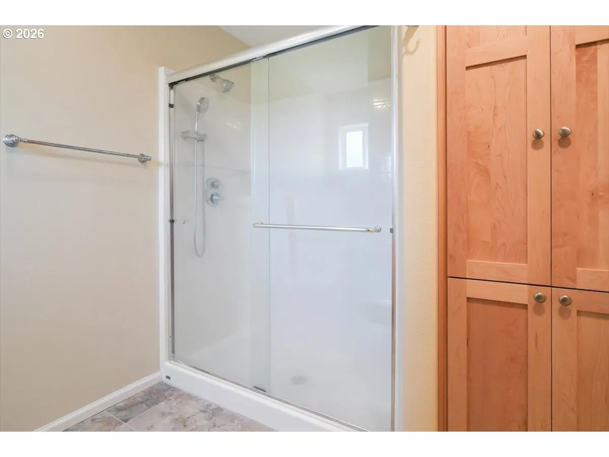 En Suite Bathroom-Upper