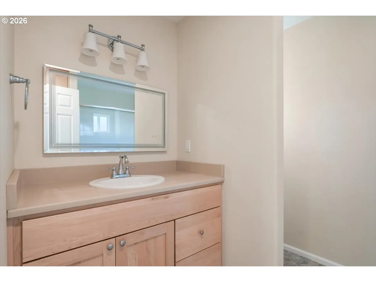 En Suite Bathroom-Upper
