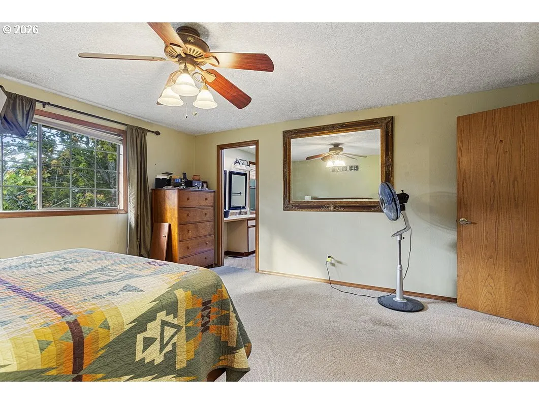 Primary Bedroom-Attached Bathroom