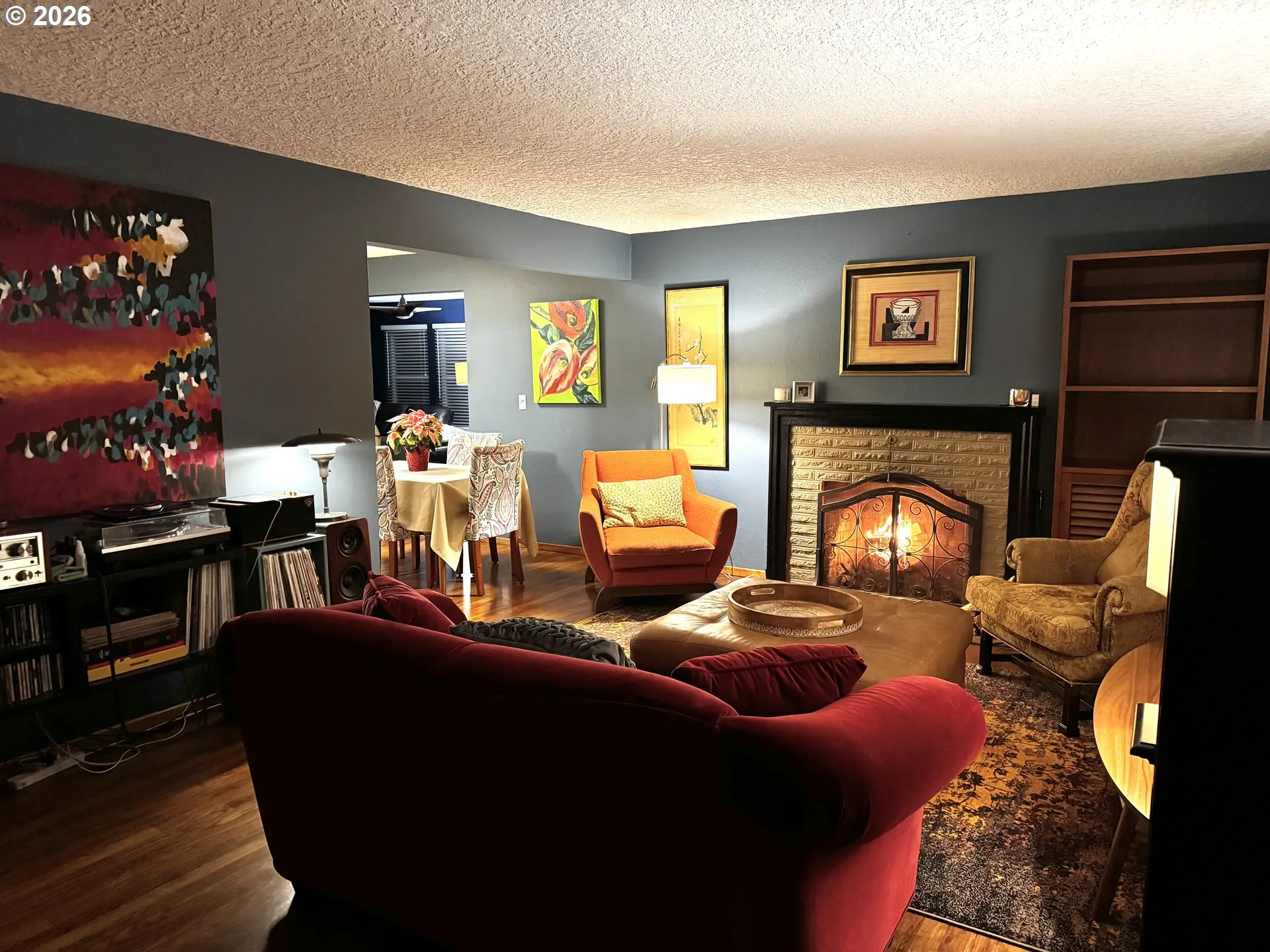 Living Room-Fireplace