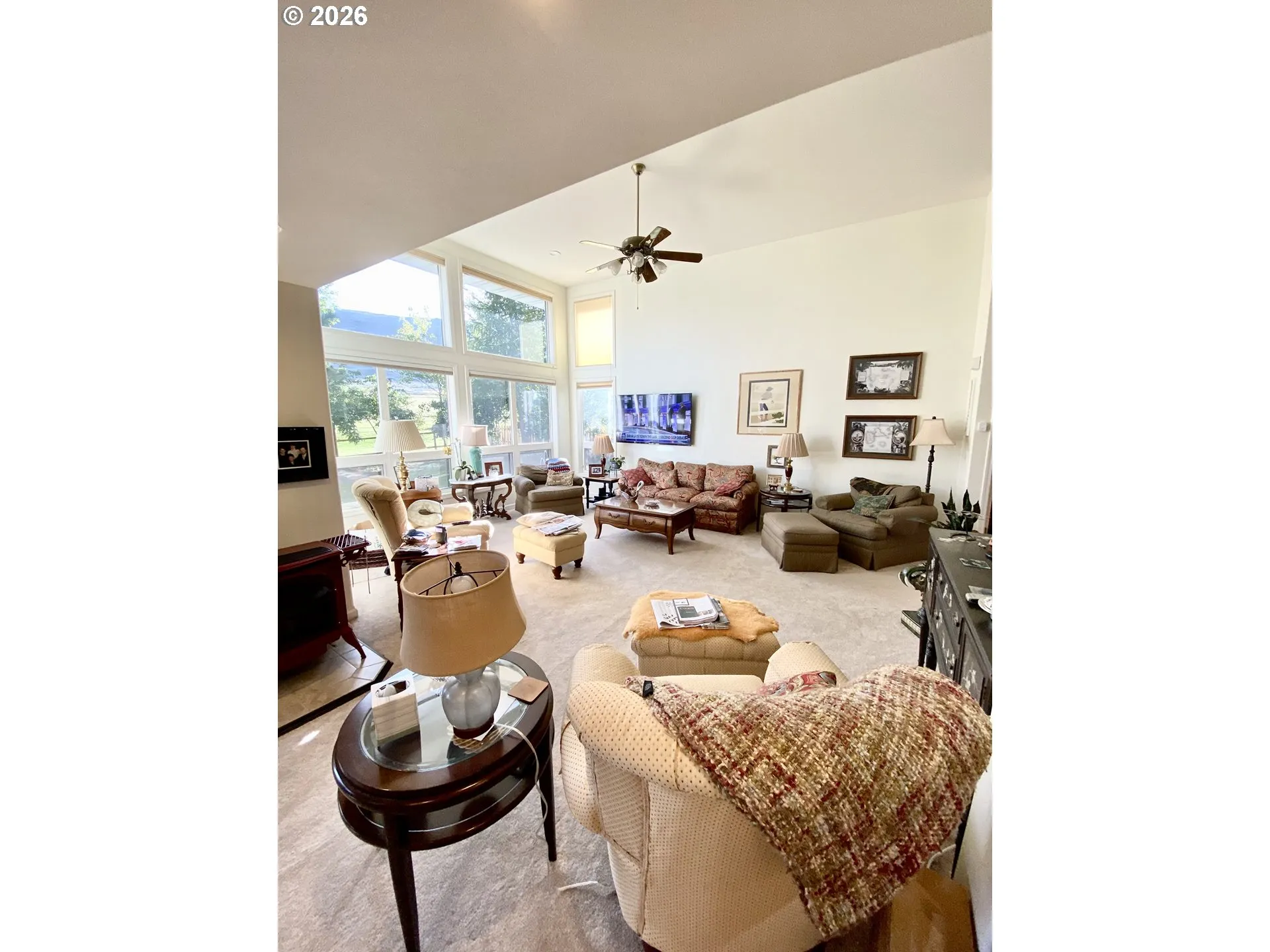 Living Room-Vaulted Ceilings