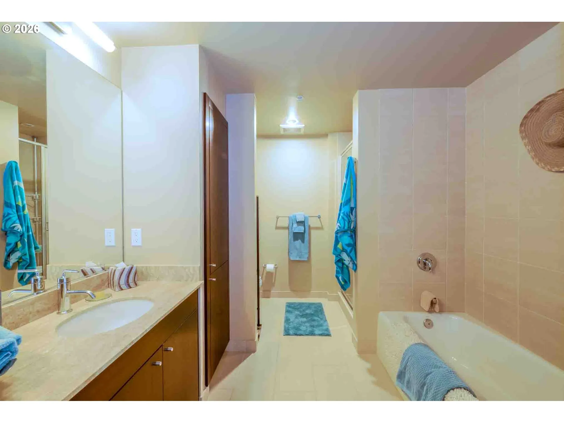 Bathroom, Attached