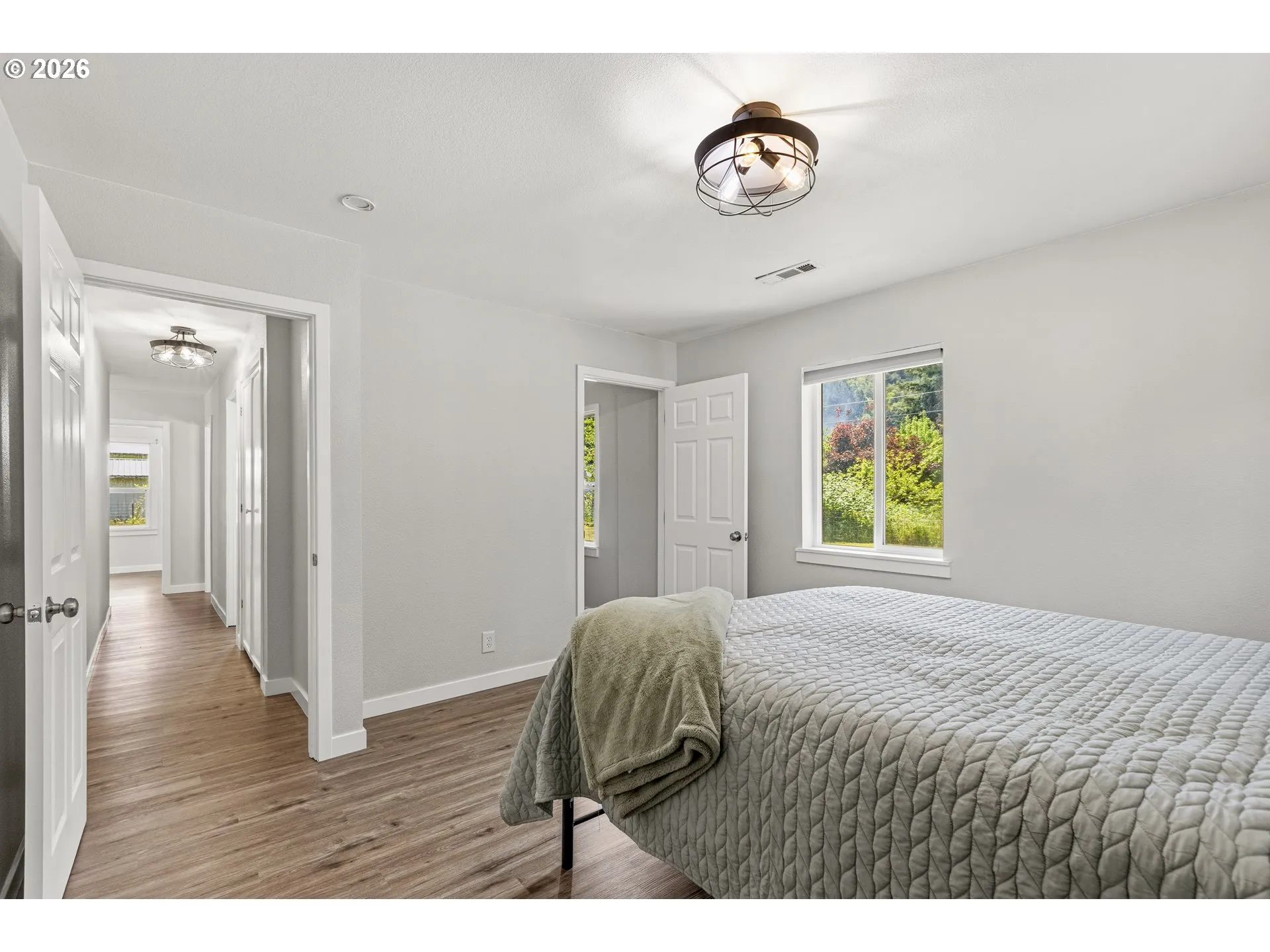 Bedroom, Primary