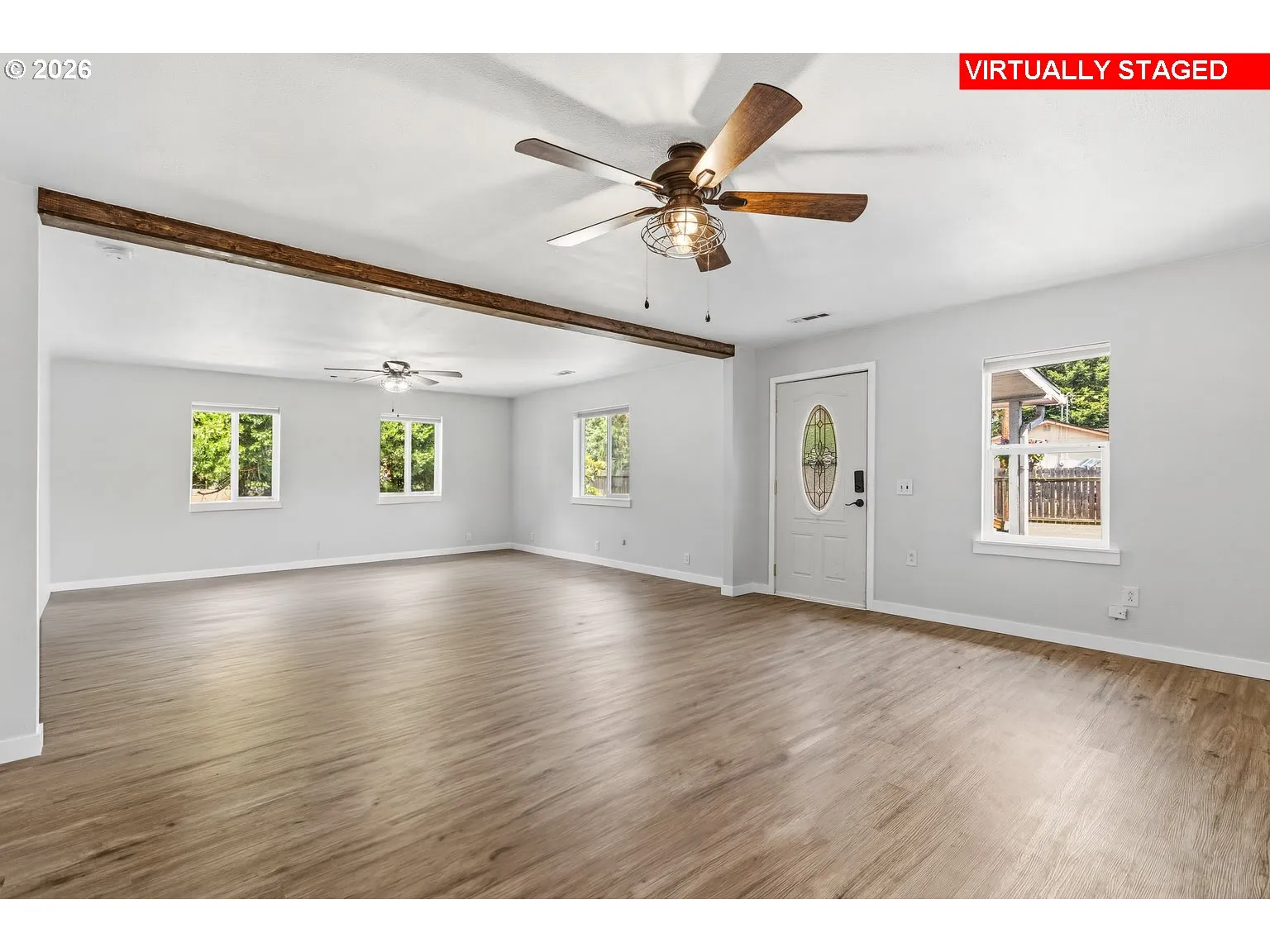 Living Room/Entrance