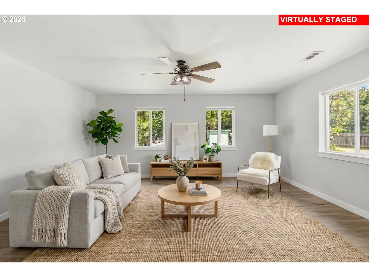 Living Room-Ceiling Fan