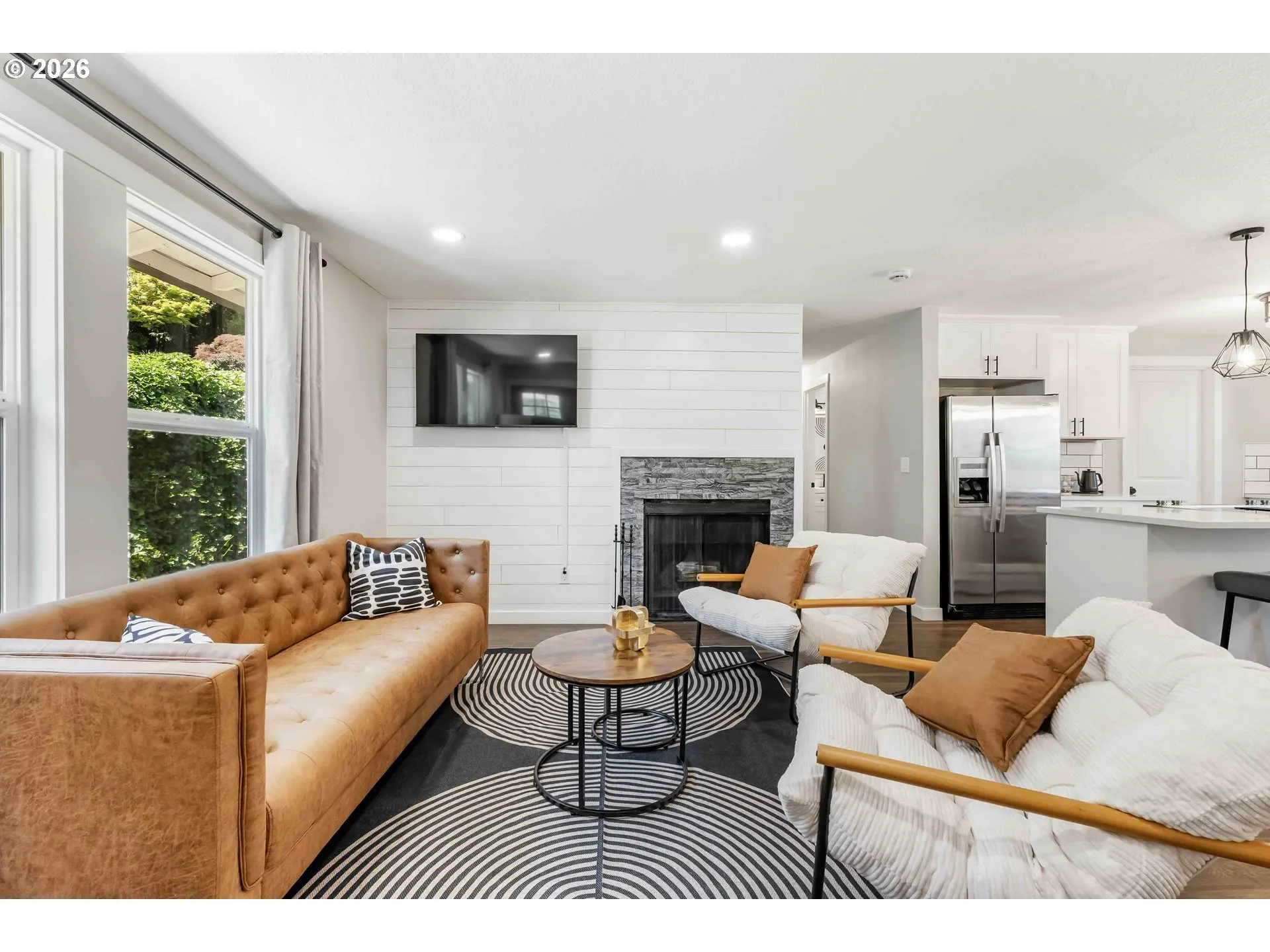 Living Room-Fireplace