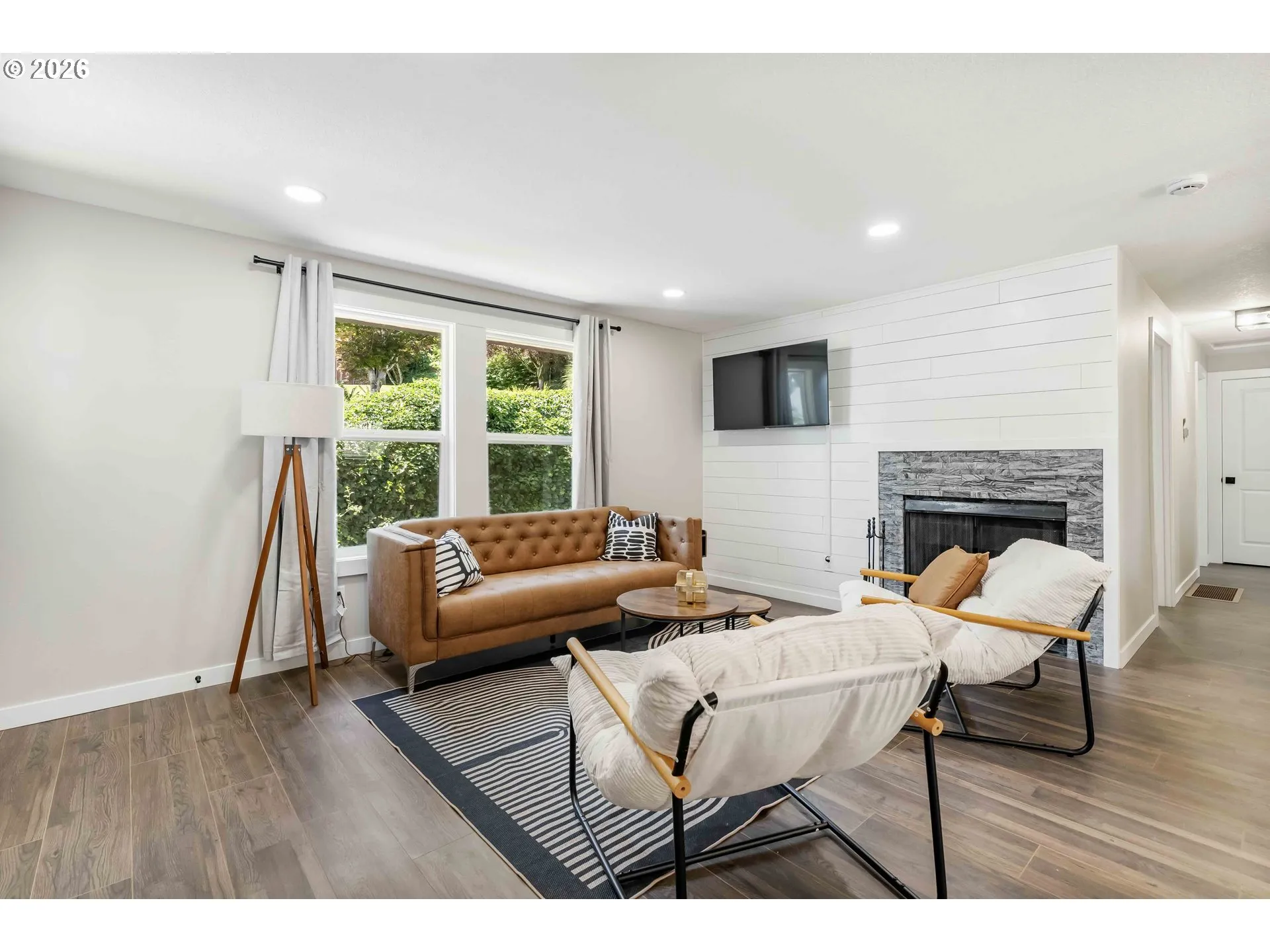 Living Room-Fireplace
