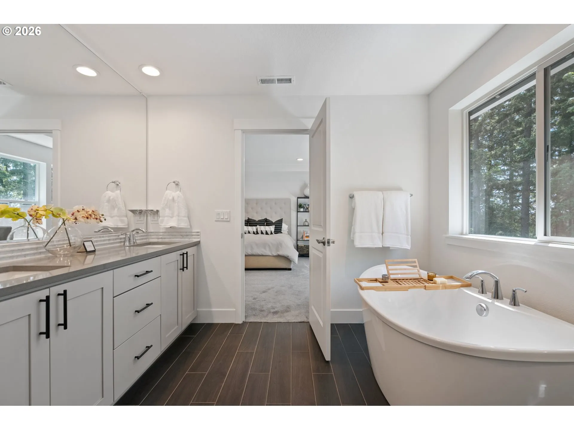 Bathroom, Attached-Upper