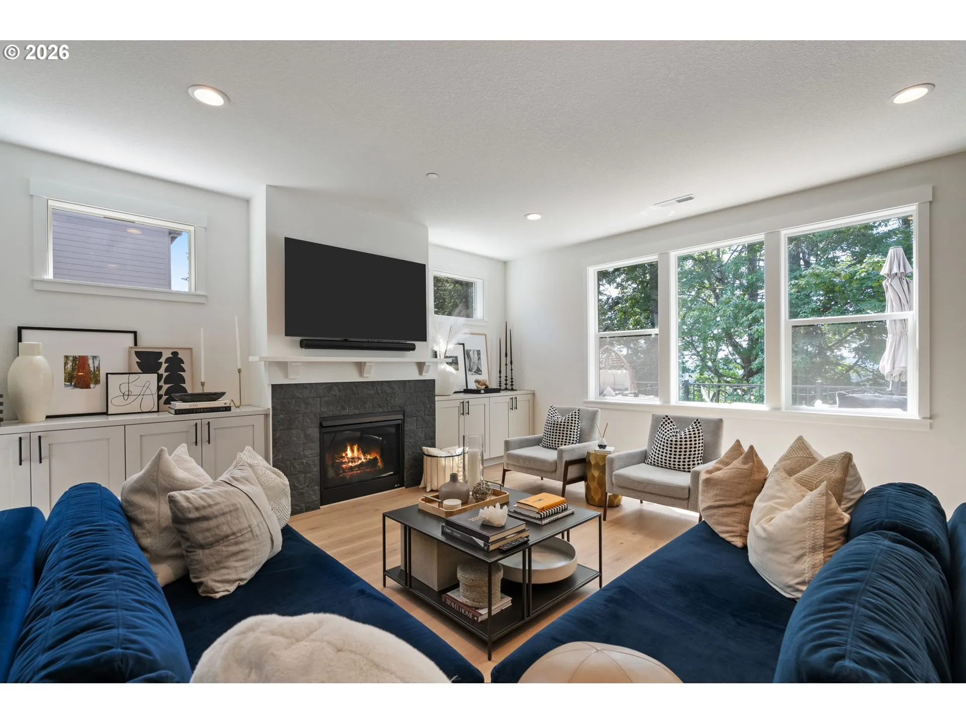 Living Room-Fireplace