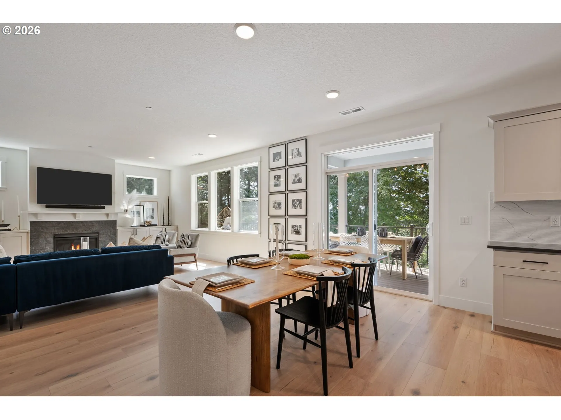 Living Room/Dining Room
