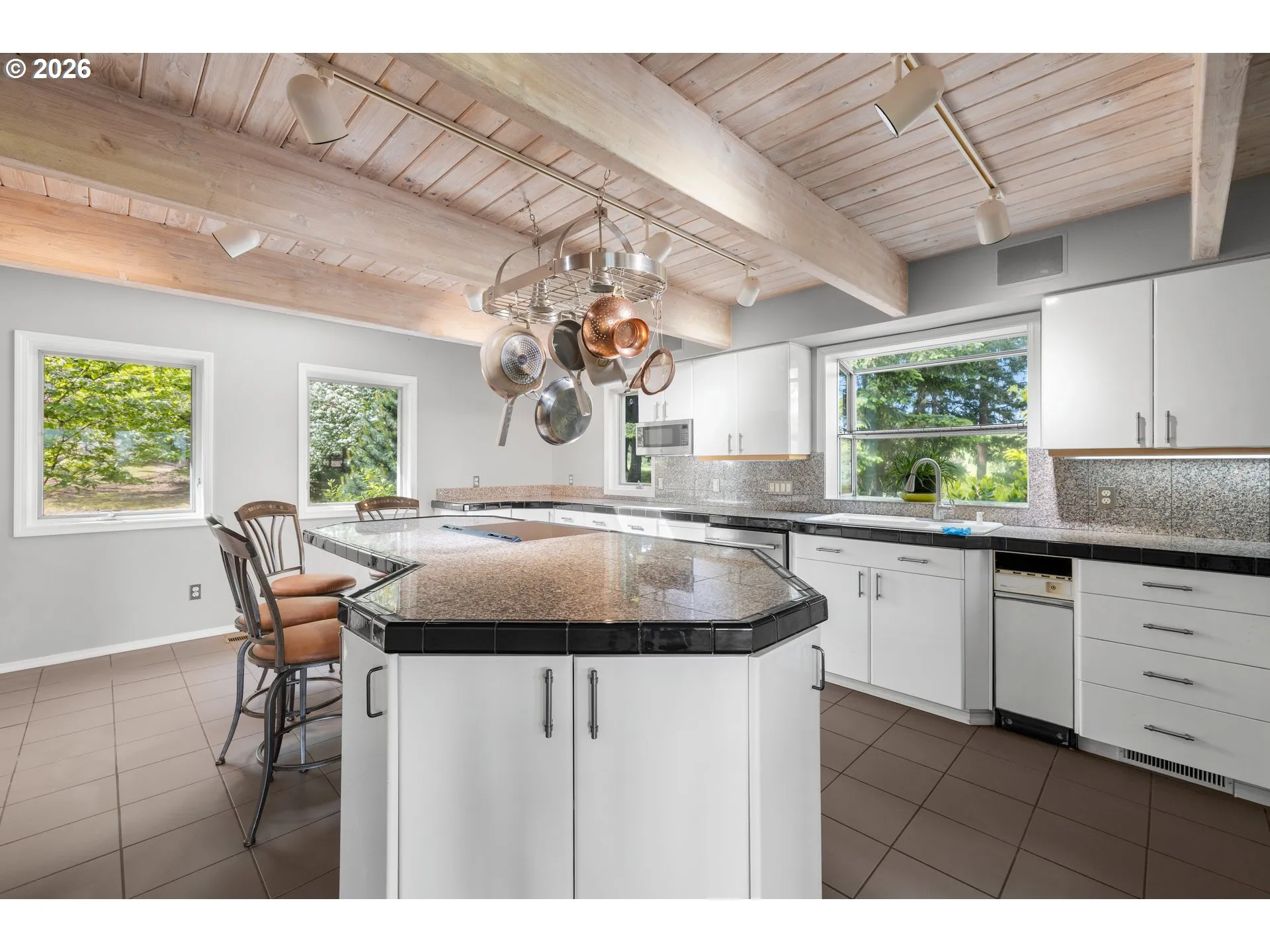 Kitchen-Island