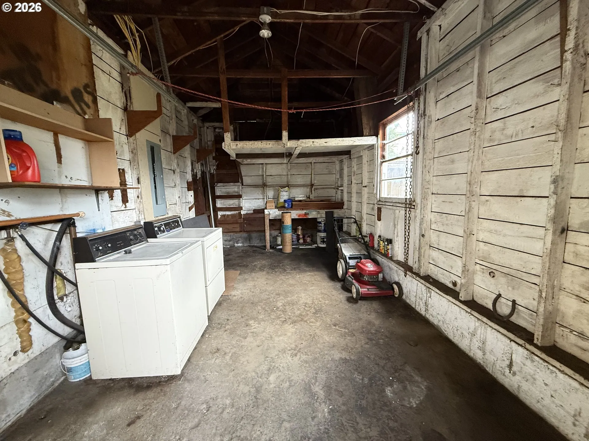 Laundry-Garage