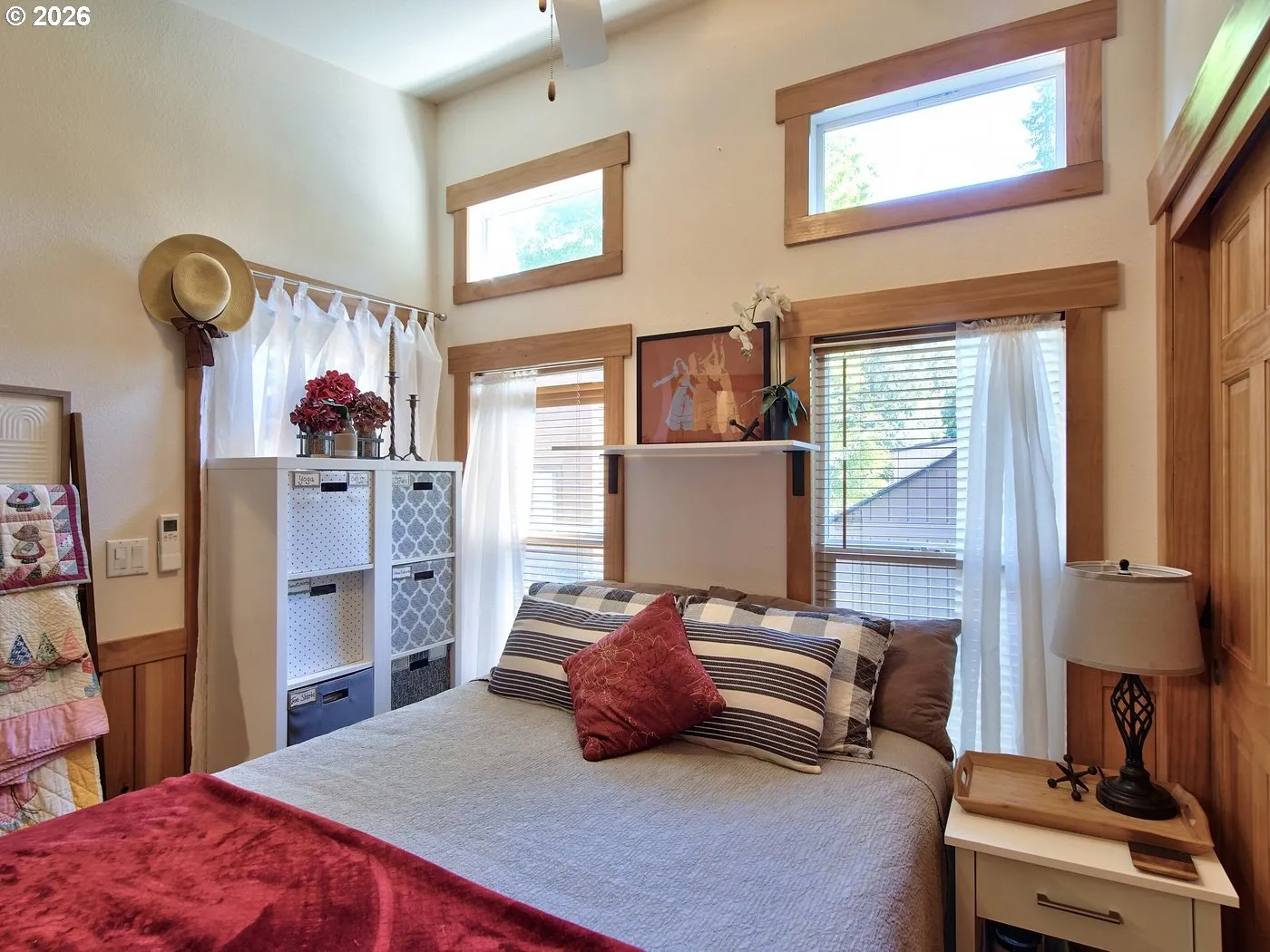 Bedroom, Owner's Suite-Vaulted Ceilings
