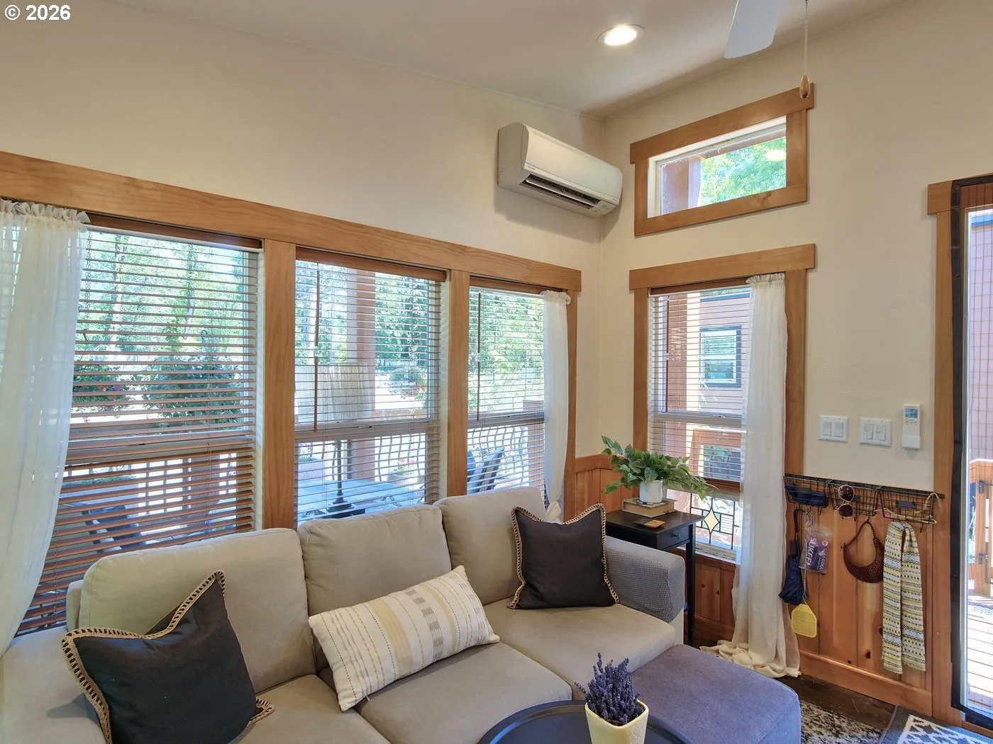 Living Room-Ceiling Fan