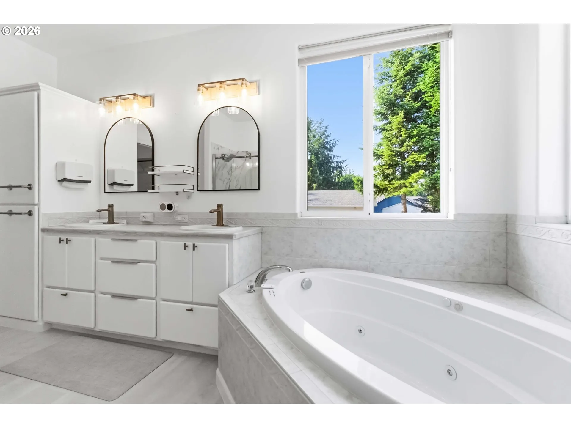 Owner's Suite Bathroom-Full Bathroom