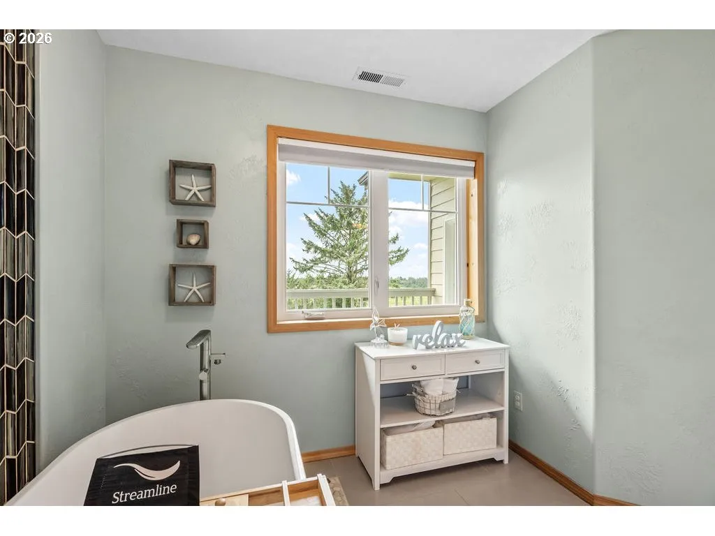 Bathroom-Upper