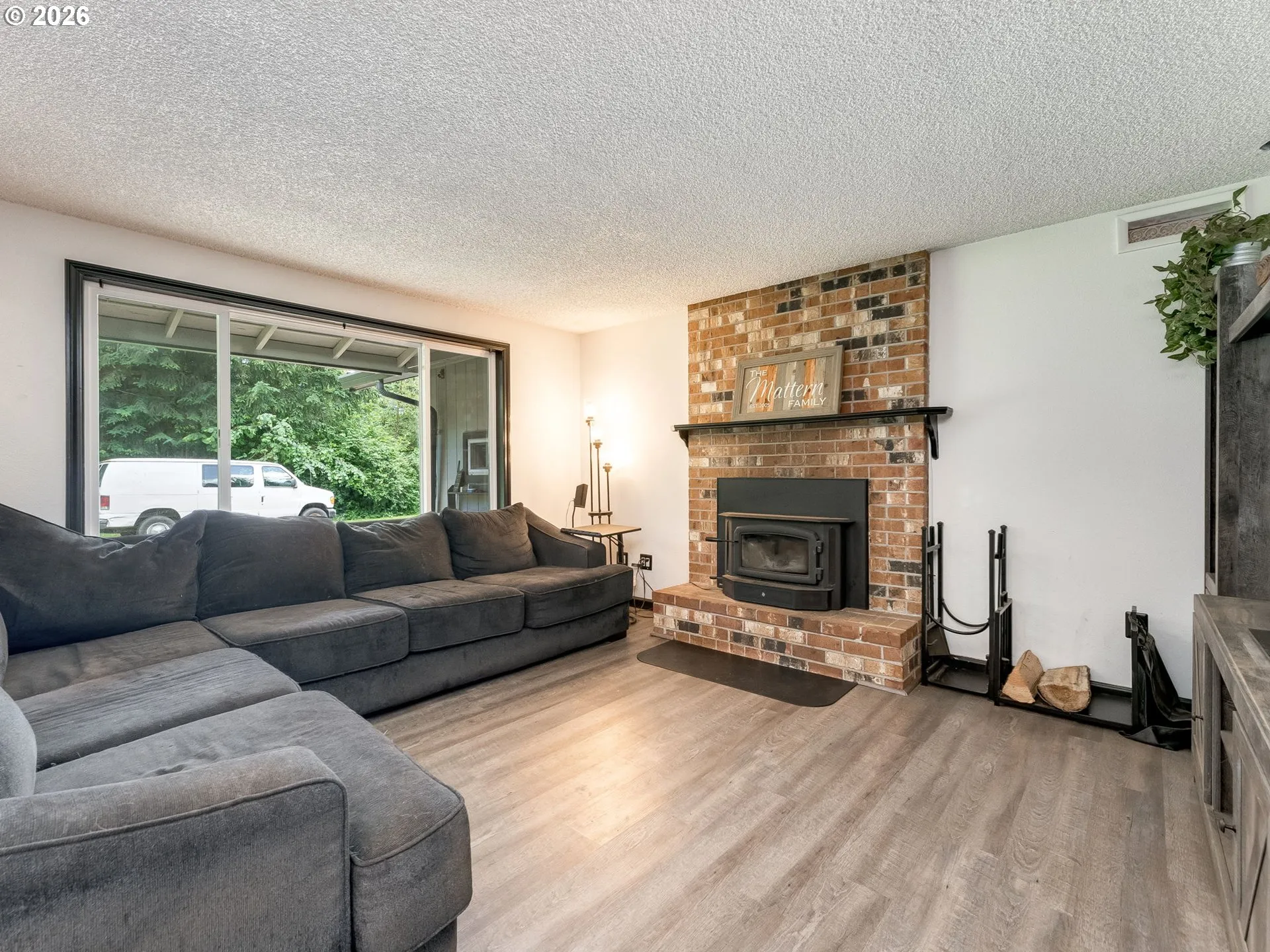Living Room-Fireplace