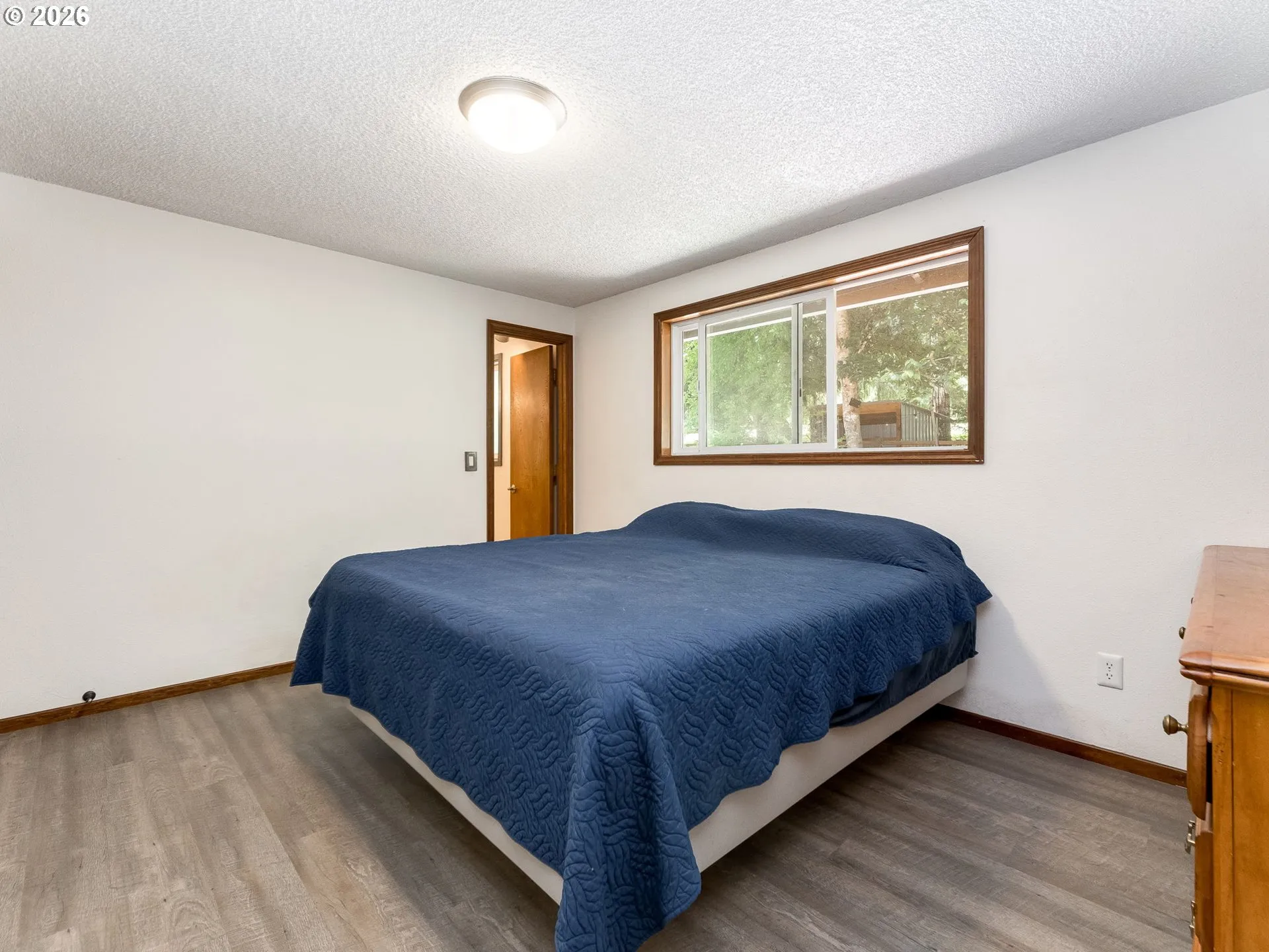 Bedroom-Full Bathroom