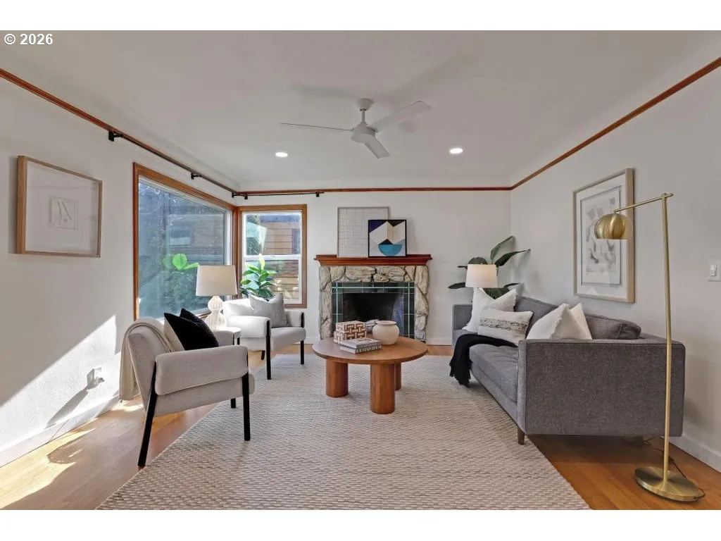 Living Room-Fireplace