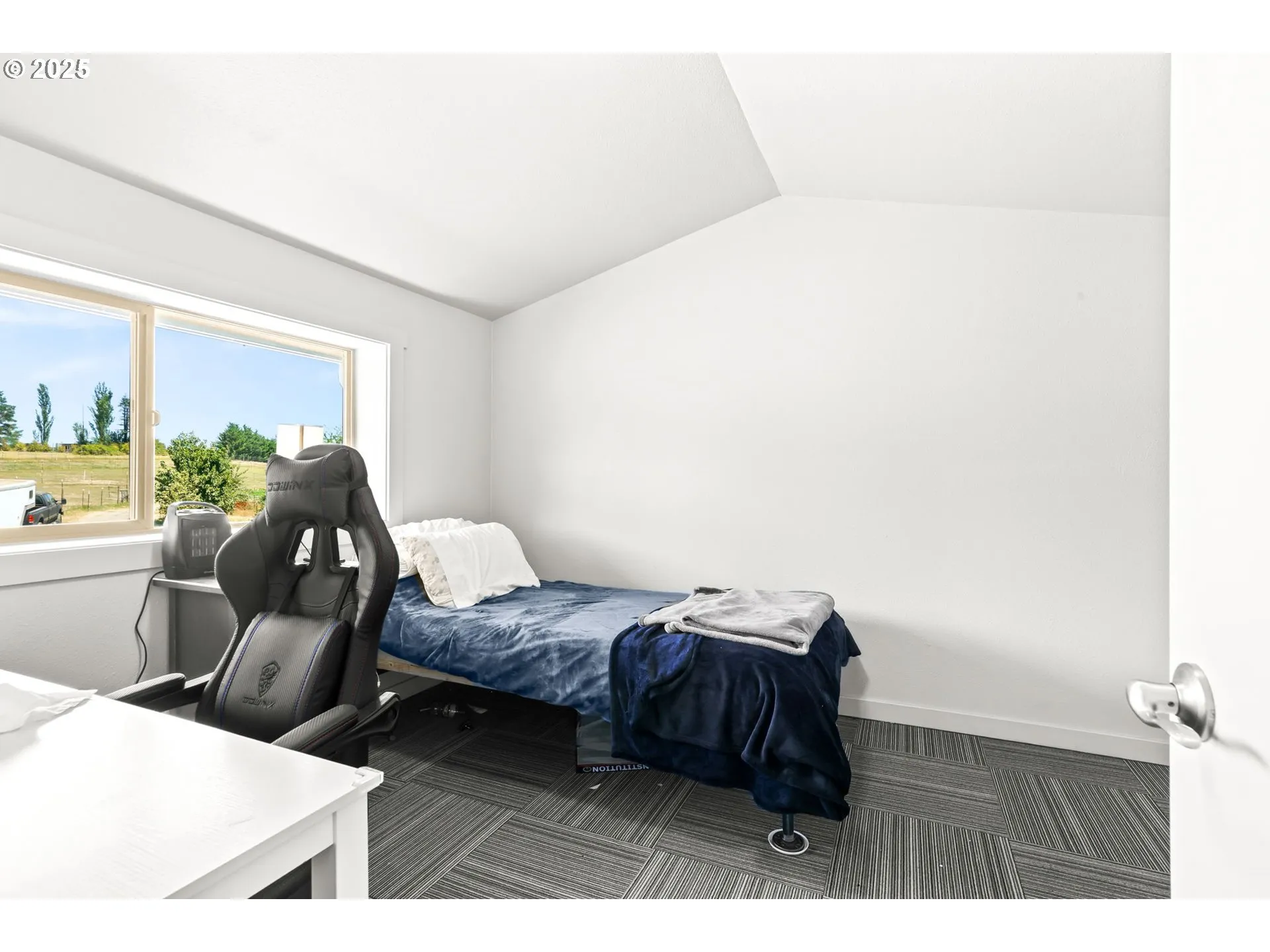 Den/Office-Upper