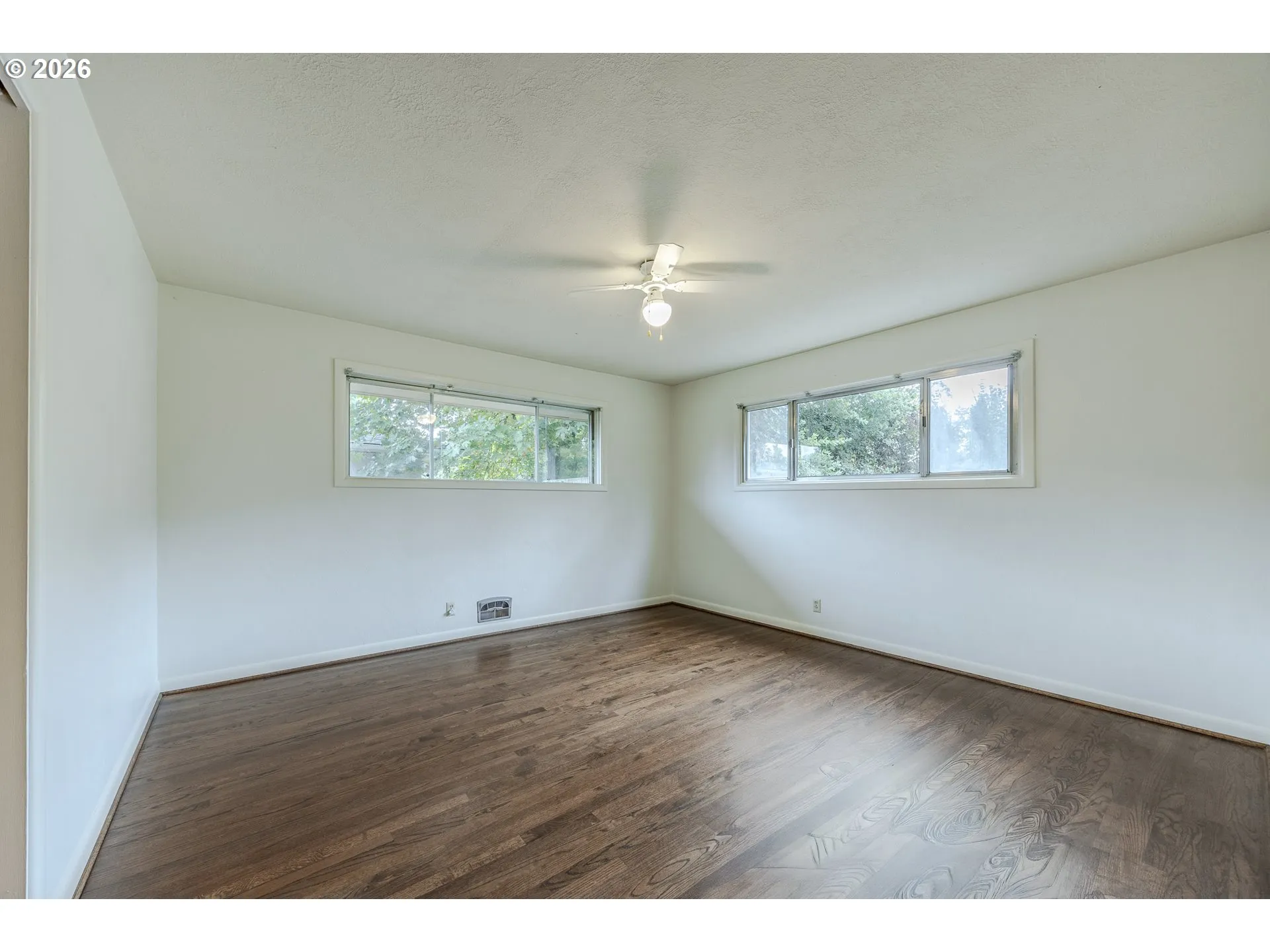 Bedroom, Primary