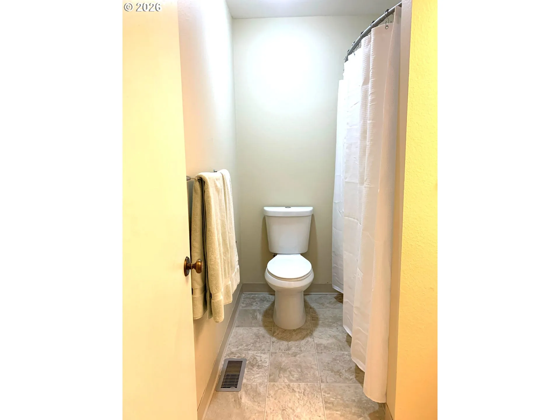 Bathroom-Upper