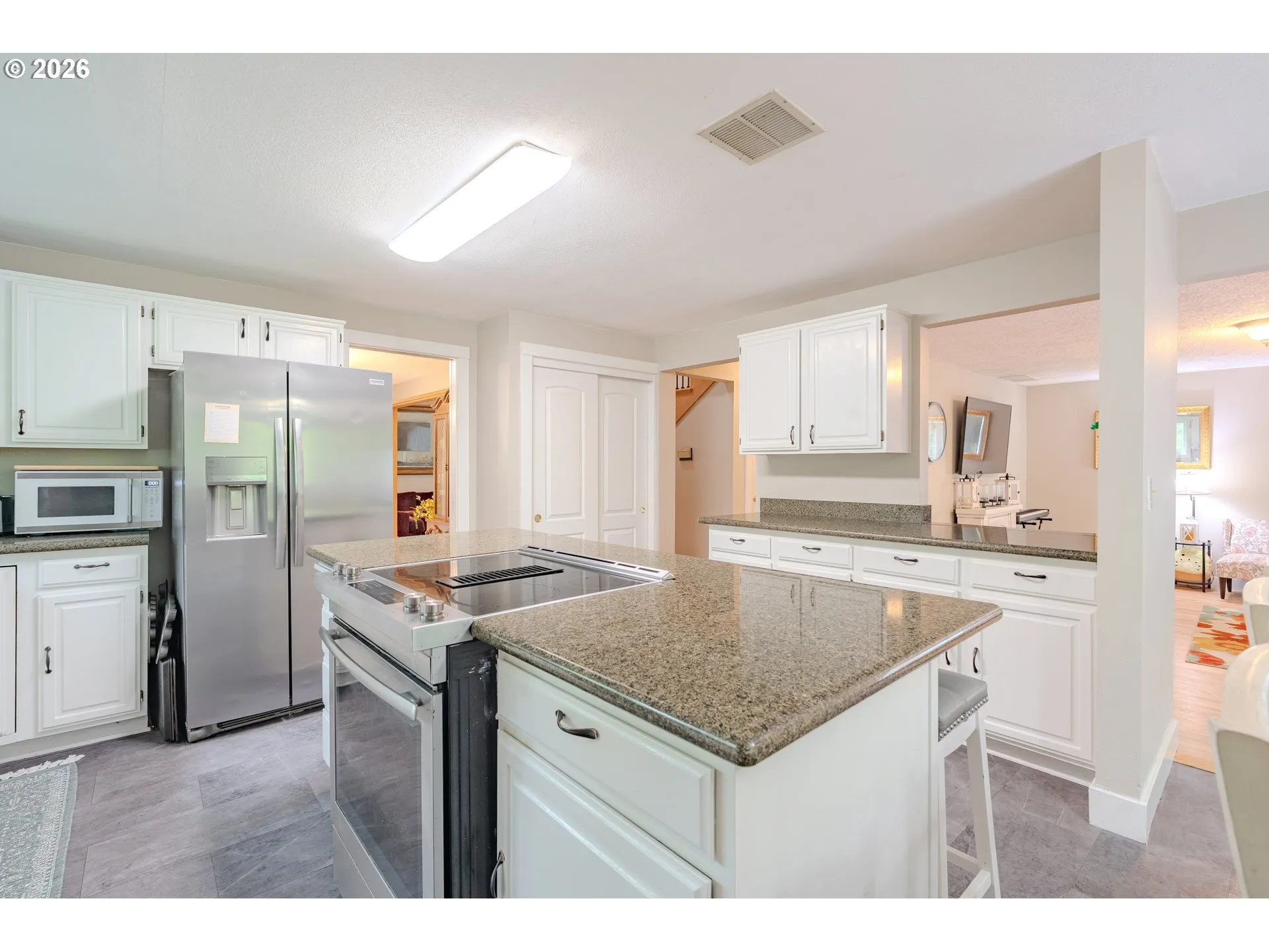 Kitchen-Cooking Island