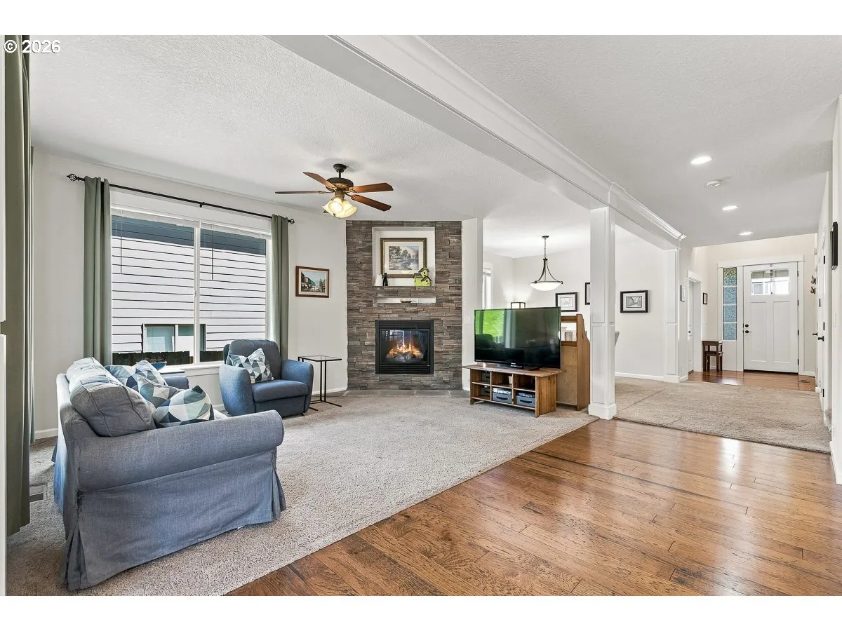Living Room-Fireplace