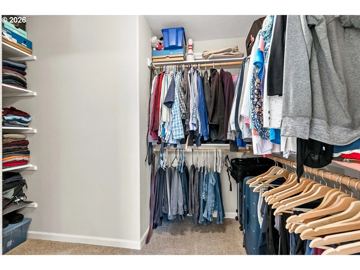 Bathroom, Attached-Walk-In Closet