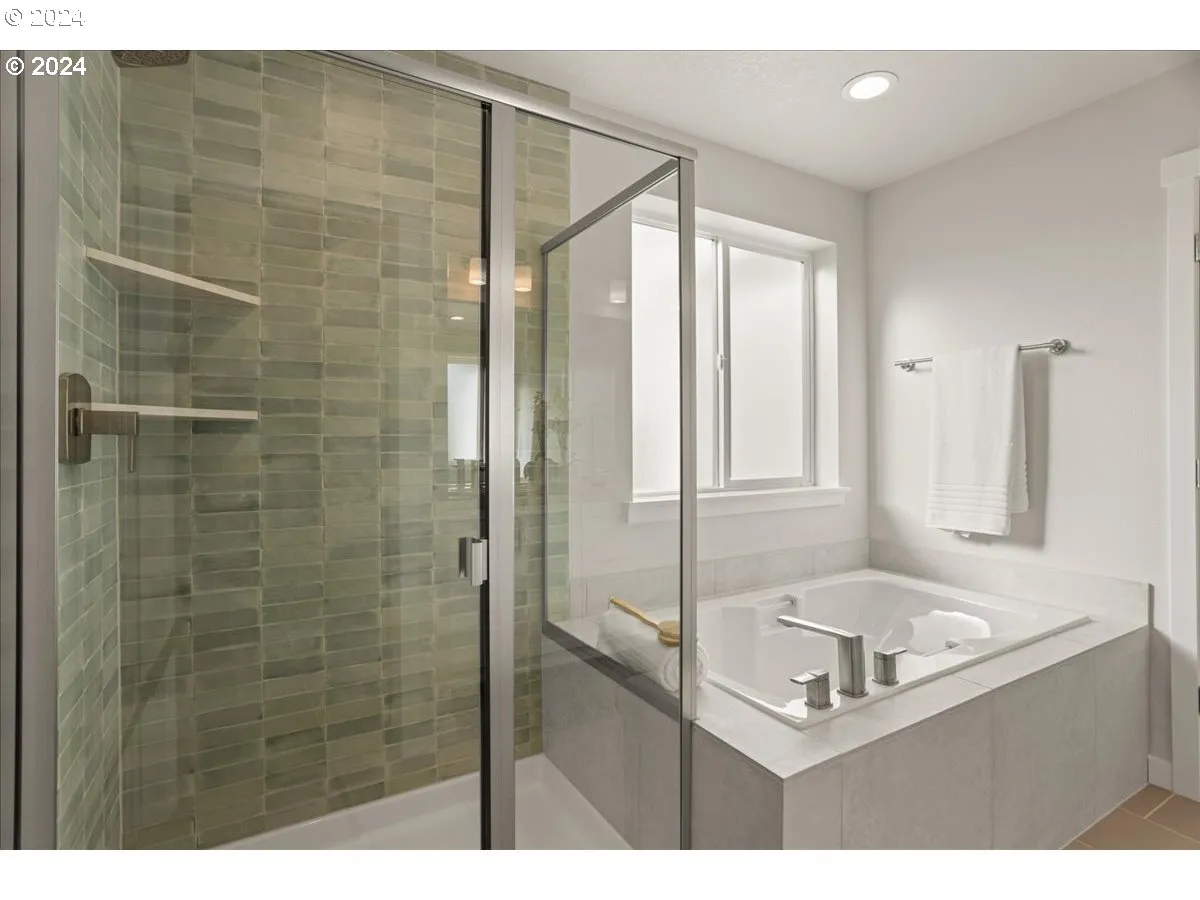 Bathroom, Attached-Garden Tub