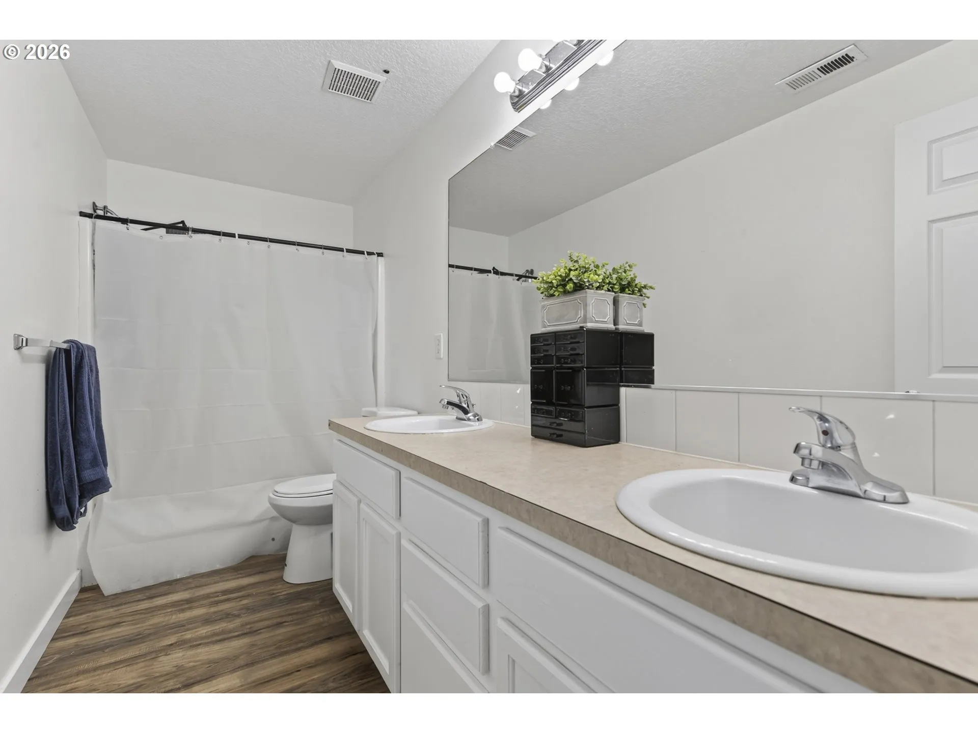 Bathroom, Attached