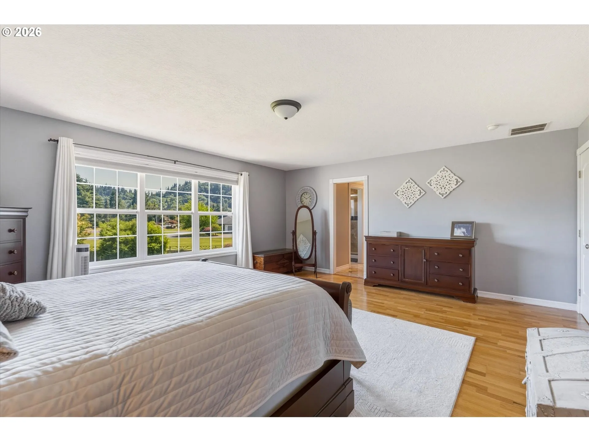 Bedroom, Primary