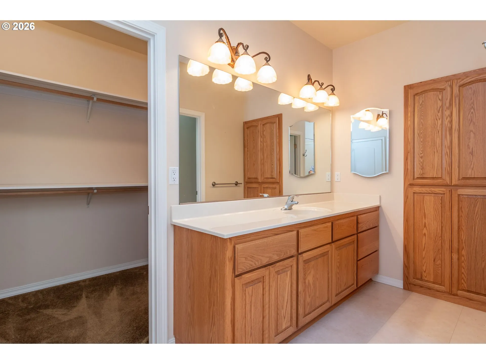 Bathroom, Attached