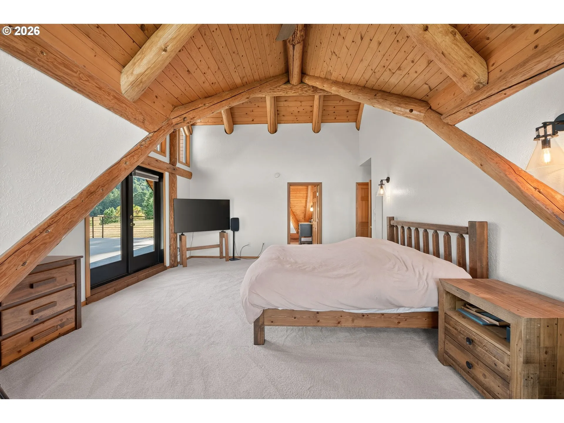 Bedroom, Primary-Vaulted Ceilings