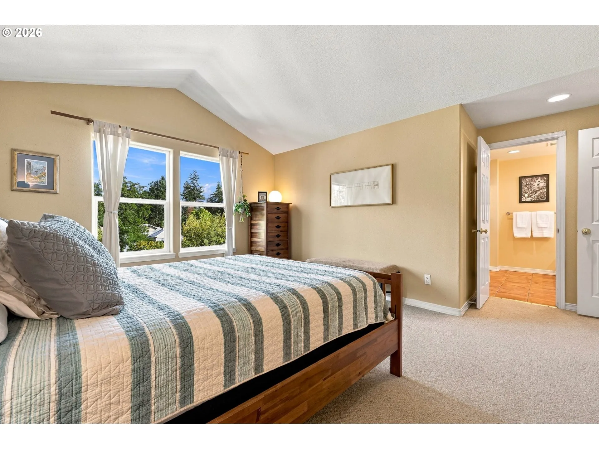 Bedroom, Primary-Upper