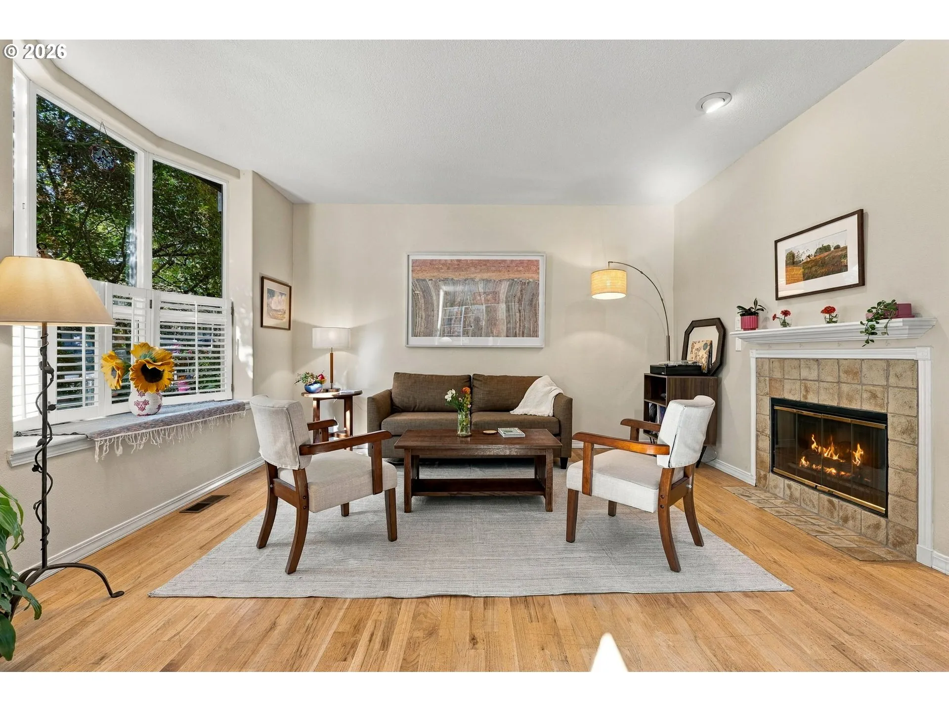 Living Room-Fireplace