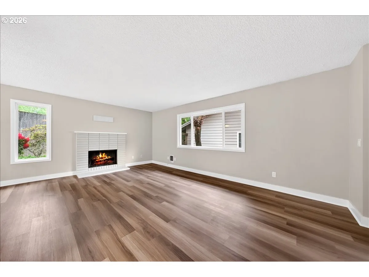 Living Room-Fireplace