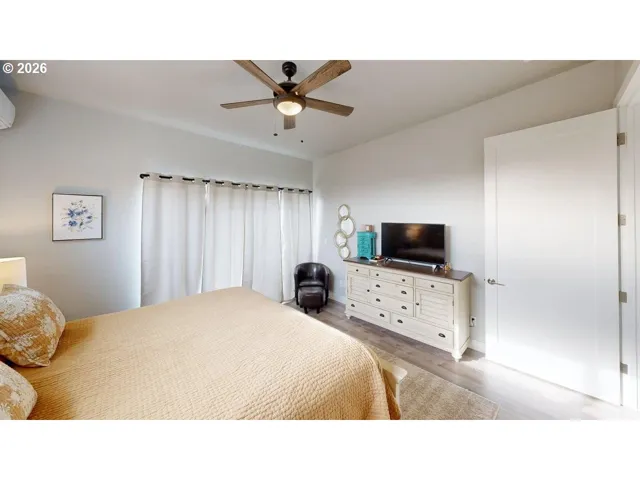 Bedroom, Primary-Ceiling Fan
