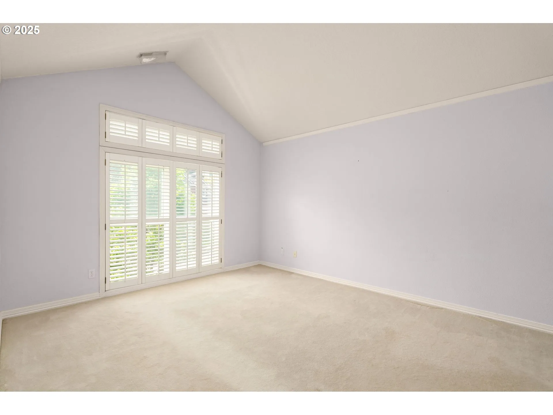Primary Bedroom-Upper