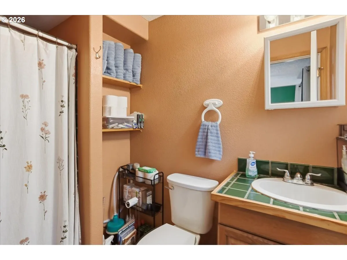 Bathroom, Attached